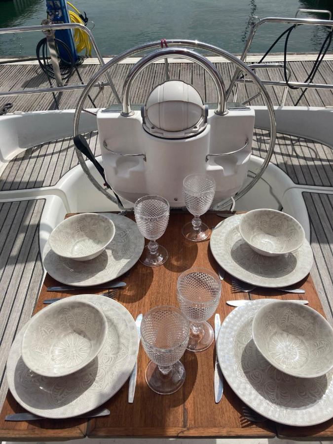 Botel Sea Bloom - Sleep & Sail In Tejo Lisboa